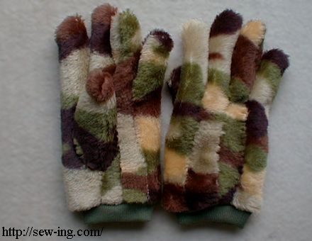 Camouflage gloves